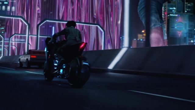 The bike Honda NM4 Vultus major Mira Killian / Motoko Kusanagi (Scarlett Johansson) in Ghost in The Shell