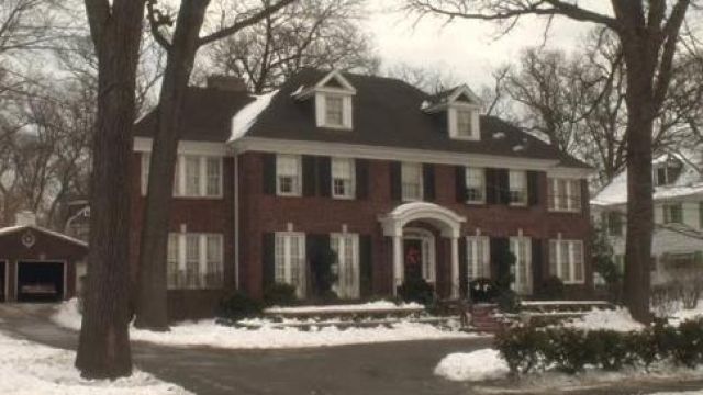 The McCallister House in Winnetka, Illinois seen in Home Alone