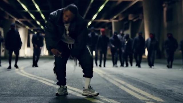 Les sneakers Nike Air Max 97 de Kendrick Lamar dans Loyalty ft Rihanna