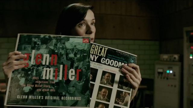 The vinyl record Glenn Miller shown by Elisa (sally Hawkins) in The Shape of the Water