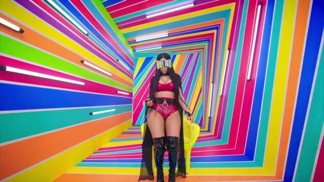 The belt choker Zana Bayne of Nicki Minaj in Swalla