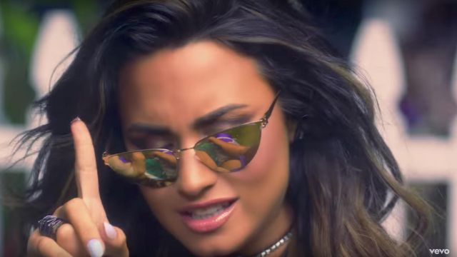 Les lunettes de soleil Le Specs de Demi Lovato dans son clip Sorry Not Sorry