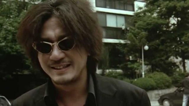 The sunglasses of Oh Dae-su (Choi Min-sik) in Oldboy