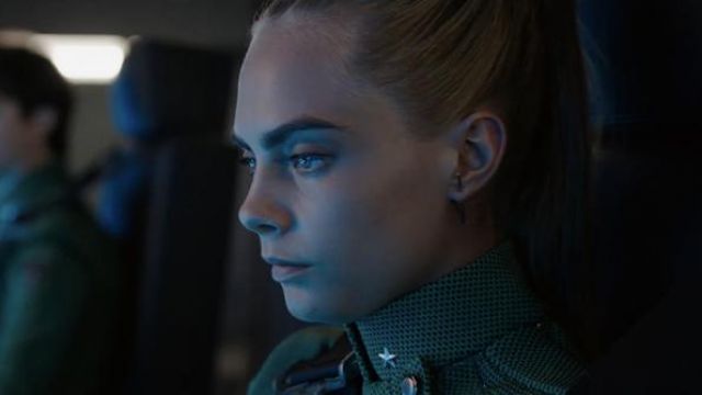 The mono earring Laureline (Cara Delevingne) in Valérian and the city of ten thousand planets