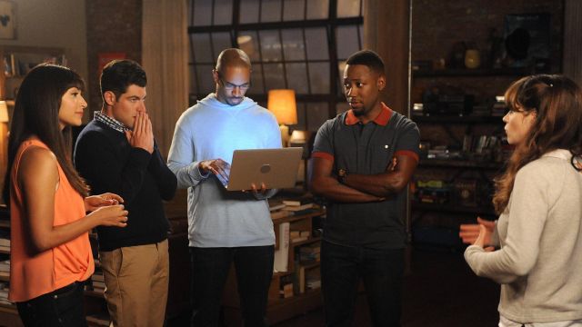 The striped polo shirt Paul Smith of Winston Bishop (Lamorne Morris) on New Girl (S04E17)