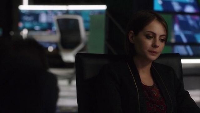 The blouse Isabel Marant silk of Thea Queen (Willa Holland) on Arrow ...