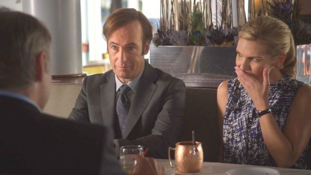 Les mugs en cuivre de Jimmy McGill et Kim Wexler dans Better Call Saul S02E06