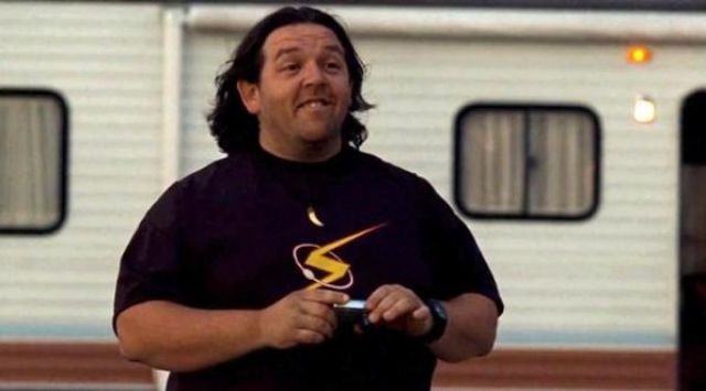 The t-shirt "The Flash" Clive's Responsible (Nick Frost) in Paul