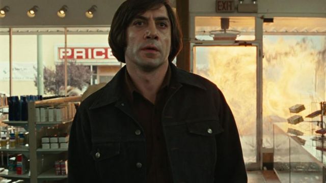 The jacket of Anton Chigurh (Javier Bardem) in No Country For Old Men | Spotern