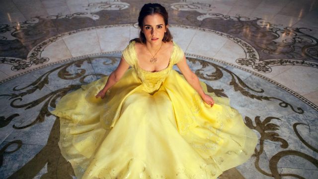 La robe de bal jaune de Belle (Emma Watson) dans La Belle et la