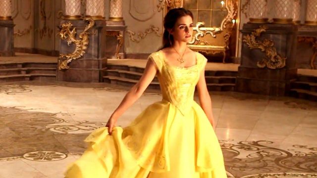 La robe de bal jaune de Belle (Emma Wat­son) dans La Belle et la Bête