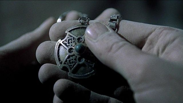 The pendant of Lucian (Michael Sheen) in Underworld