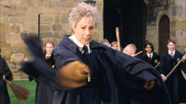 The costume of madame Bibine (Zoë Wanamaker) in Harry Potter and the sorcerer's stone