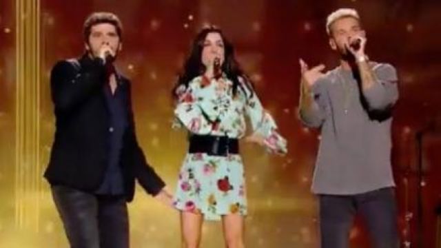 The flower dress of the Jenifer The voice kids of the 19/08/2017