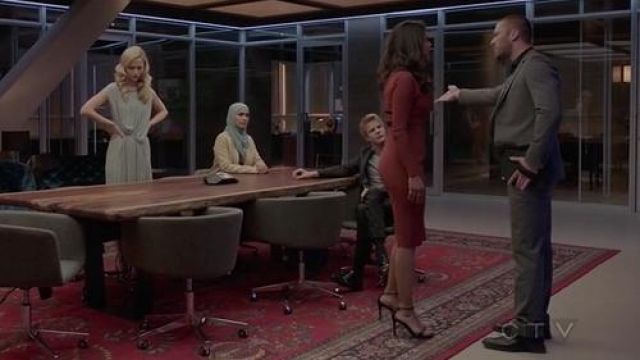 Les sandales à talons de Alex Parrish (Priyanka Chopra) dans Quantico S02E19