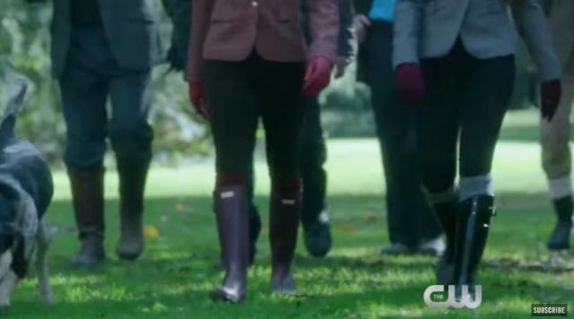 The rain boots of Cheryl Blossom (Madelaine Petsch) in Riverdale S01E07