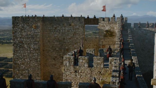 The fortress of Trujillo in Cáceres in Spain, the ramparts of Port-Réal in Game of Thrones S07E07