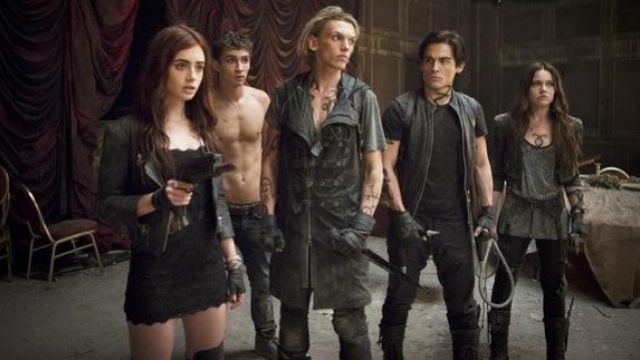 The strapless dress Clary Fairchild (Lily Collins) in The Mortal Instruments : city of the darkness