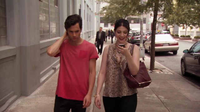 Le sac prune de  Georgina Sparks (Michelle Trachtenberg) dans Gossip girl S06E04