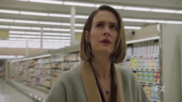 sarah paulson blue heart necklace