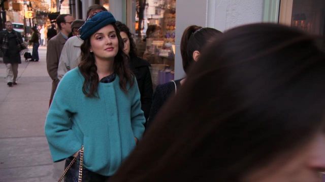 Le manteau court turquoise Diane von Furstenberg de Blair Waldorf (Leighton Meester) dans Gossip Girl (Saison 5 Épisode 12)