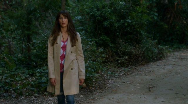 Le pullover argyle de Spencer Hastings (Troian Bellisario) dans Pretty Little Liars S07E10