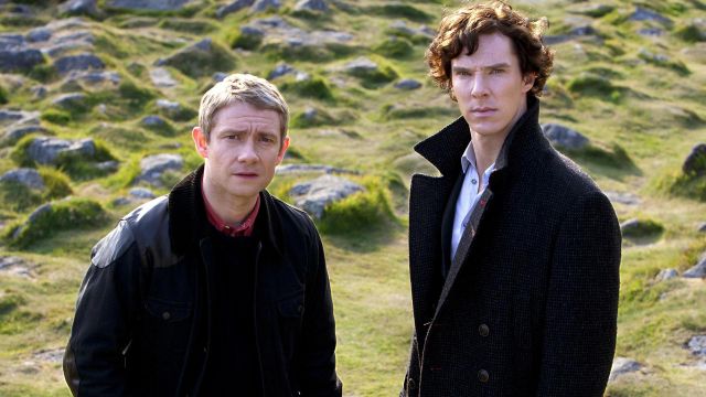 La veste col velours de John Watson (Martin Freeman) dans Sherlock S02E02