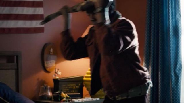 The figurine of He-Man "Man-At-Arms of Lucas Sinclair (Caleb McLaughlin) in Stranger Things