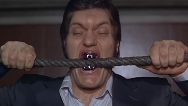 The jaws of steel Shark in The spy who loved me