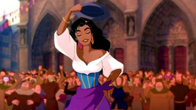 La réplique du costume d'Esmeralda dans le dessin animéLe bossu de Notre-Dame