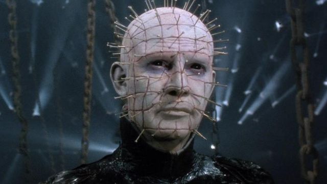 La réplique du masque de Pinhead (Doug Bradley) dans le film Hellraiser : Le pacte