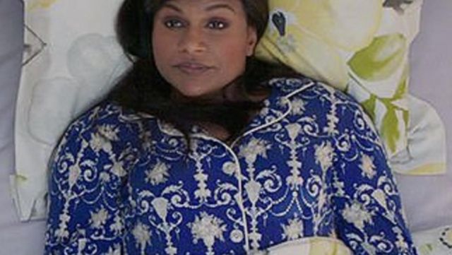 Le pyjashort bleu de Mindy Lahiri (Mindy Kaling) dans The Mindy project S06E01