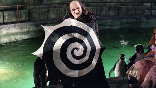 Le parapluie à spirales noir & blanc du Pingouin (Danny DeVito) dans Batman Returns