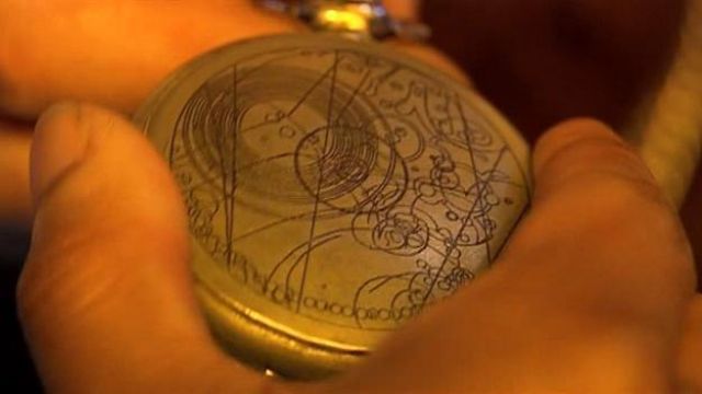 La montre gousset du 11ème docteur (Matt Smith) dans Docteur Who S05 & S06
