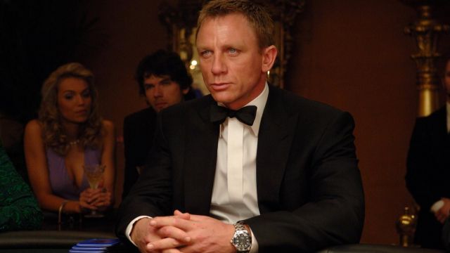 La montre Omega Seamaster Planet Ocean de James Bond (Daniel Craig) dans Casino Royale