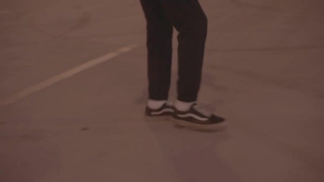 Les baskets Vans Old Skool de Sneazzy dans son clip 3AFIA