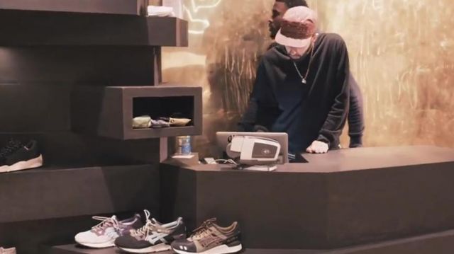 The asics in the clip Resourceful of Damso