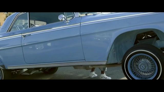 The vans in the clip Pull Up Wiz Khalifa