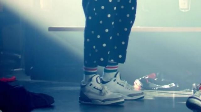 Les sneakers Nike Air Jordan 3 Oregon Duck White dans le clip Mike WiLL Made It 23 de Miley Cyrus, Wiz Khalifa, Juicy J