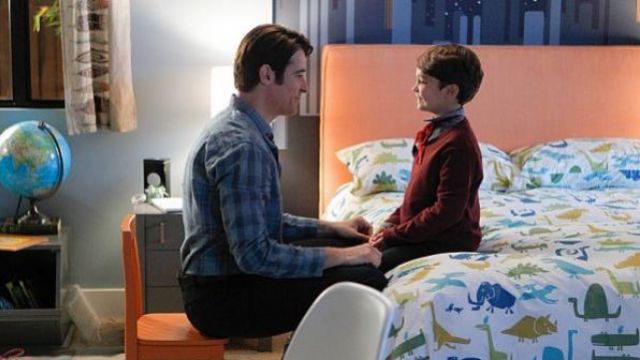 The terrestrial globe in the room, Ethan (Pierce Gagnon) in the series Extant