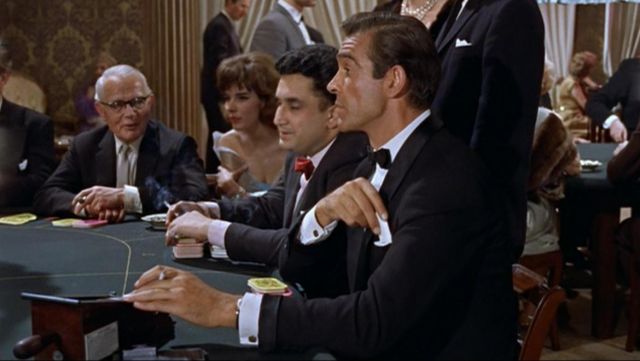The cufflinks, James Bond (Sean Connery) as James Bond 007 against Dr. No.