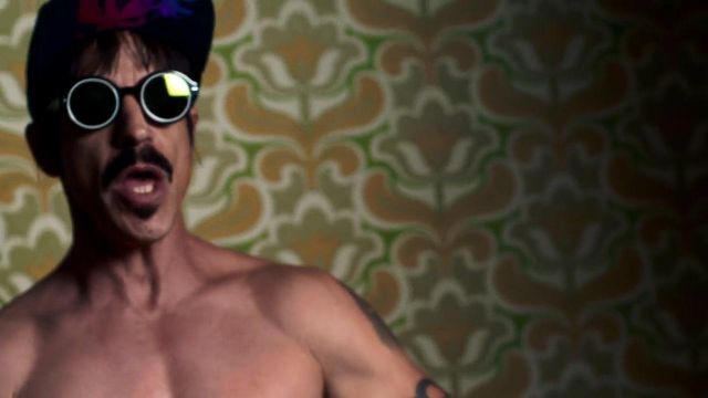 Les lunettes de soleil G-Star portées par Anthony Kiedis dans le clip Dark Necessities de Red Hot Chili Peppers
