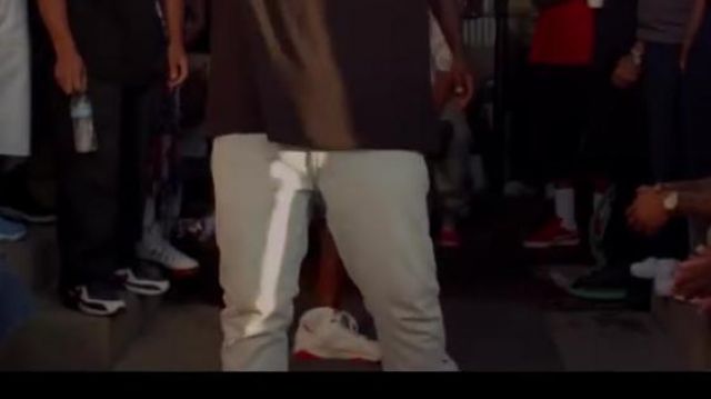 Sneakers Nike Air Jordan 7 The Game in her music video 100 feat Drake
