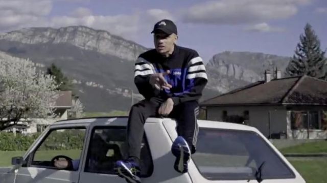 Les sneakers Asics Gel dans le clip Top Album de Mister V
