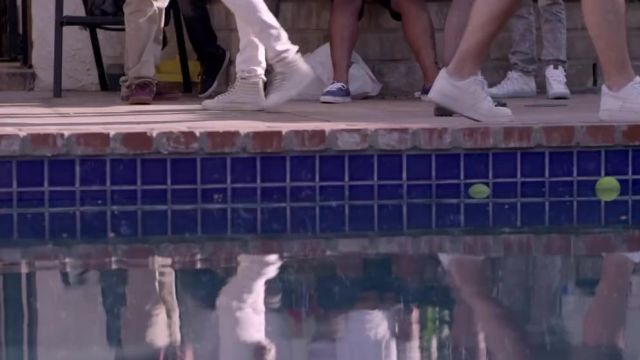Les sneakers Vans SK8-true white dans le clip Ma Dope de Nekfeu