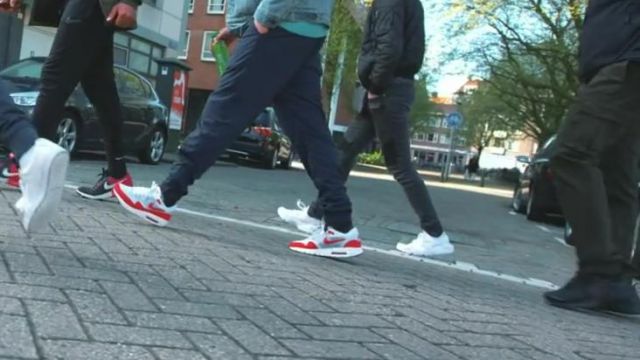 Sneakers Air Max 1 White Red in the clip Popstar of Lefa