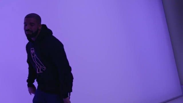 Le pantalon de jogging Owl Ovo de Drake dans son clip Hotline Bling