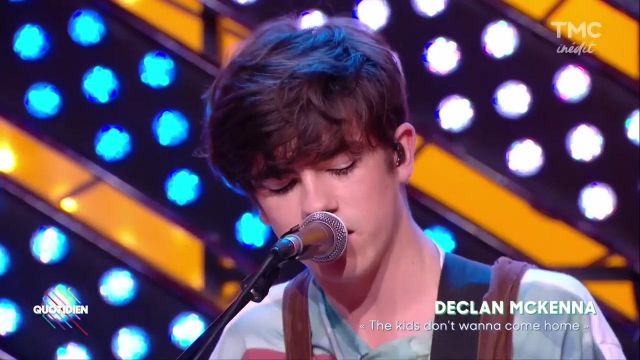 The song The Kids Don't Wanna Come Home performed by Declan McKenna in the issue of September 25, 2017