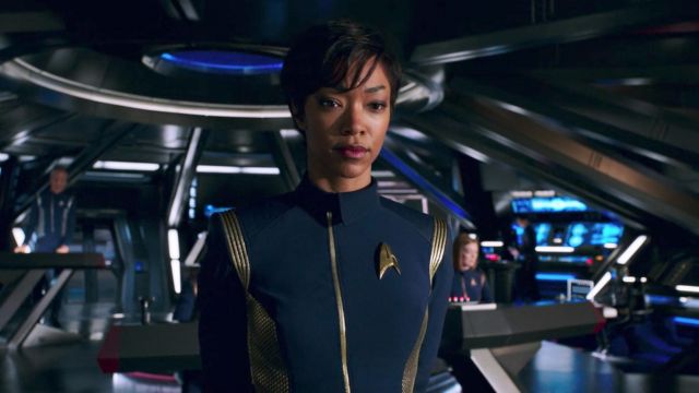 The costume Starfleet Lieutenant Commander Michael Burnham (Sonequa Martin-Green) in Star Trek : Discovery S01E01