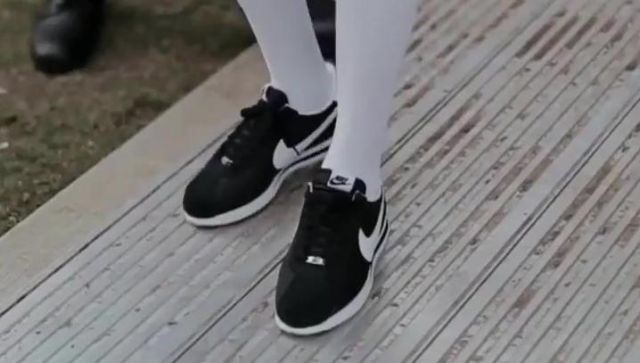 La paire de Nike Cortez clip I Wanna Benz de YG Spotern
